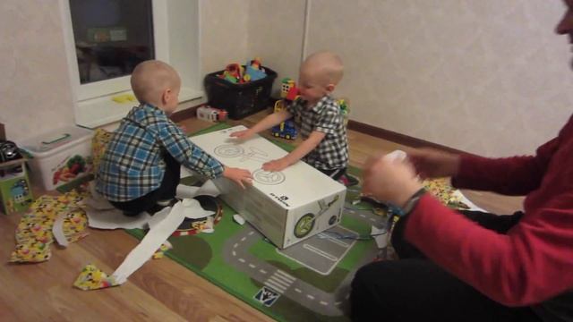 ВЛОГ: подарили беговел BTWIN Декатлон смотреть онлайн