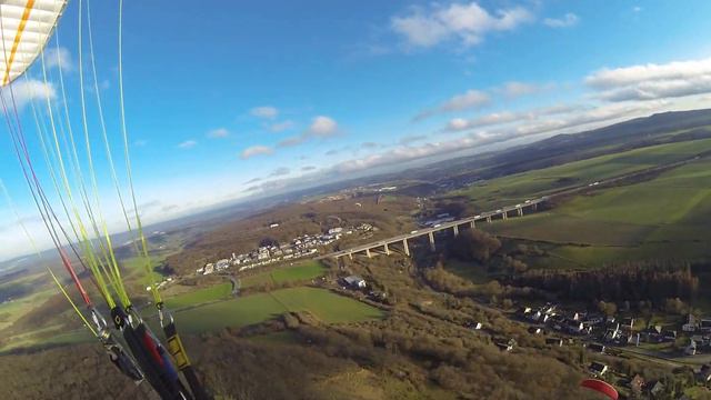 Weihnachtsfliegen mit Freunden am Banausenberg смотреть онлайн