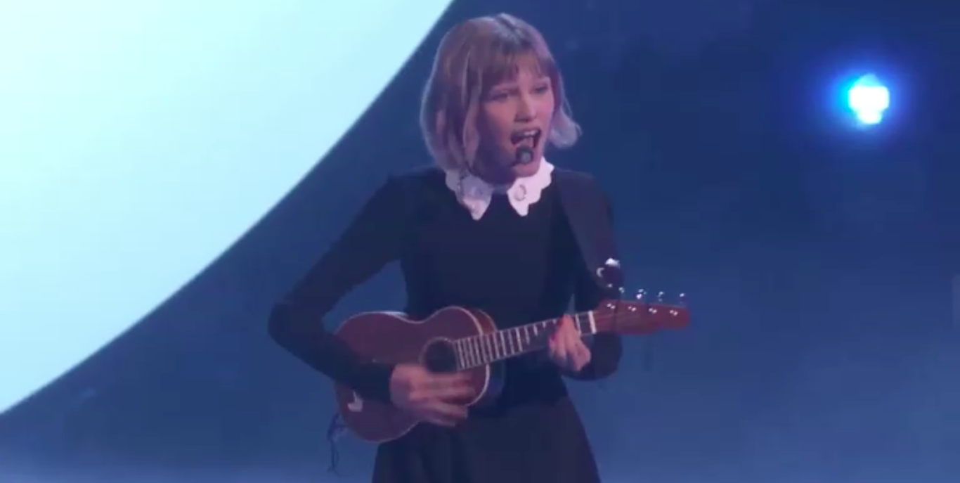 Грейс Вандервол снова на сцене шоу талантов смотреть онлайн