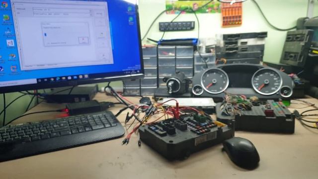 Citroën C4 Read Flash BSI Continental BSI-Q03-00 On BENCH смотреть онлайн