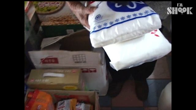 An Elderly Man Who Puts Sugar to Every Dish! The Sweetest Man Ever ? смотреть онлайн