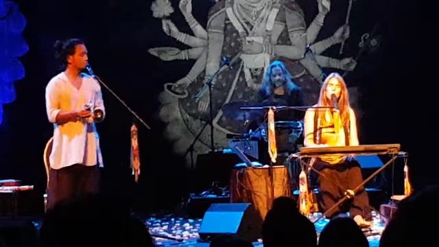 Gayatri Mantra (fragment) van Deva Premal, Stadsschouwburg Antwerpen 19 oktober 2018 смотреть онлайн