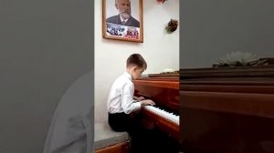 Р. Хейф. У памятника герою. За роялем - Арсланг Манджиев