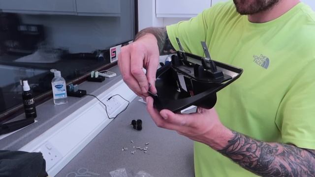 INSTALLING APPLE CARPLAY IDRIVE HEADUNIT ON MY BMW 1 SERIES E82 135I смотреть онлайн