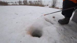 Зимняя рыбалка на красноперку. Подводные съемки.