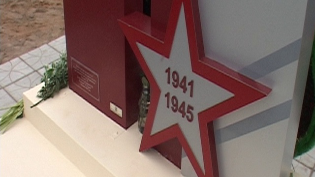 В деревне Большое Соколово открыли памятный знак героям Великой Отечественной войны смотреть онлайн