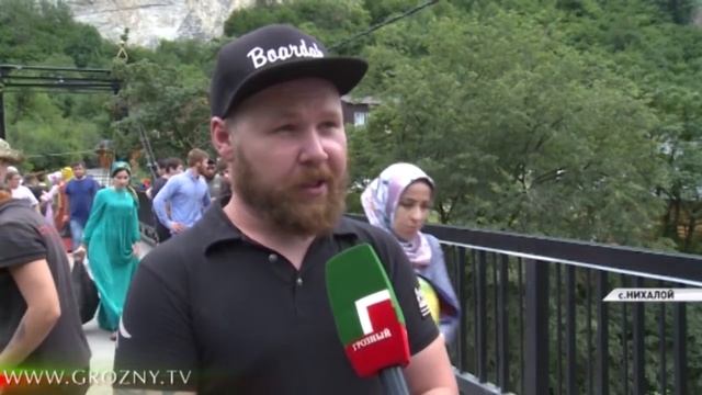 В Чечне совершен первый прыжок на дно Аргунского ущелья смотреть онлайн