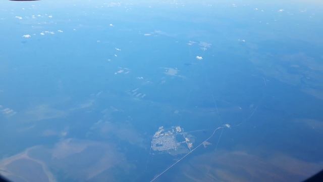 поселок Мортка. ХМАО. вид с эшелона. самолет летит на юг. смотреть онлайн