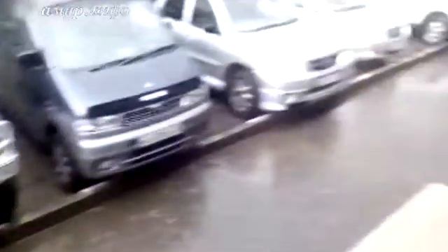 В Благовещенске выпал первый в этом году град и снизил ... смотреть онлайн