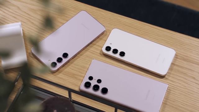 Samsung Galaxy S24 Ultra vs iPhone 15 Pro Max смотреть онлайн