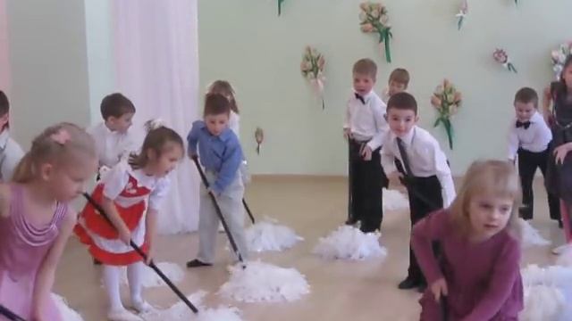 8 марта делу время танец в детском саду смотреть онлайн