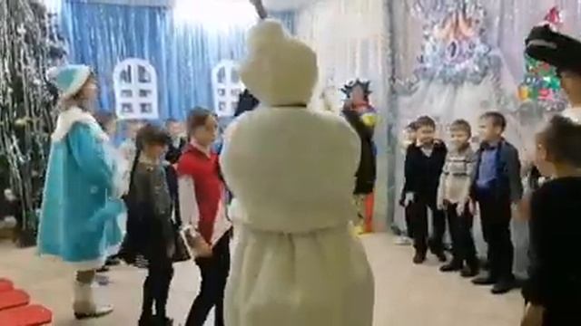 НОВОГОДНИЙ УТРЕННИК в МКУ"СРЦ ДЛЯ НЕСОВЕРШЕННОЛЕТНИХ" Мариинского муниципального района смотреть онлайн