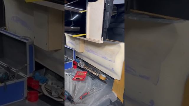 Перегородка V-class, Vito W447 -можно выпрямить ноги и оставить все места пассажирам смотреть онлайн