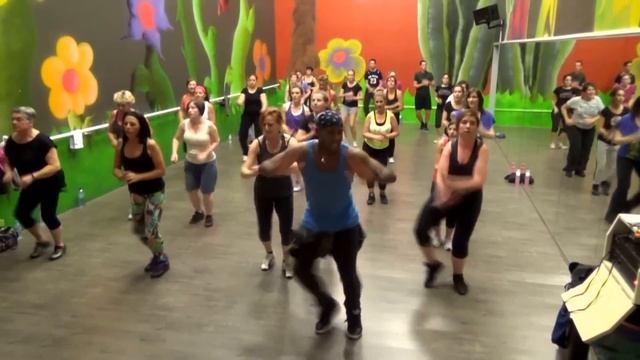 Zumba Megamix 43 Por ahi maria se va смотреть онлайн