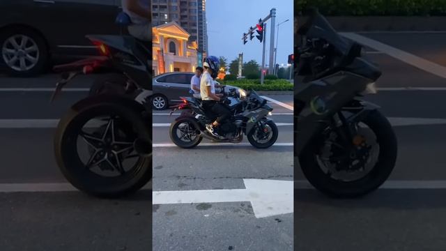 Kawasaki Ninja H2 R || Helo Kamal смотреть онлайн