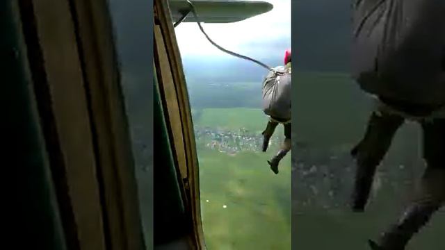 Первый прыжок кадет "Крылатой гвардии" Первого Московского кадетского корпуса смотреть онлайн