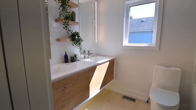 131 King Edward Ave, Toronto - Open House Video Tour смотреть онлайн