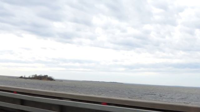 Санкт-Петербург.Финский залив , дамба, дорога на Кронштадт.9 апреля 2015 года смотреть онлайн