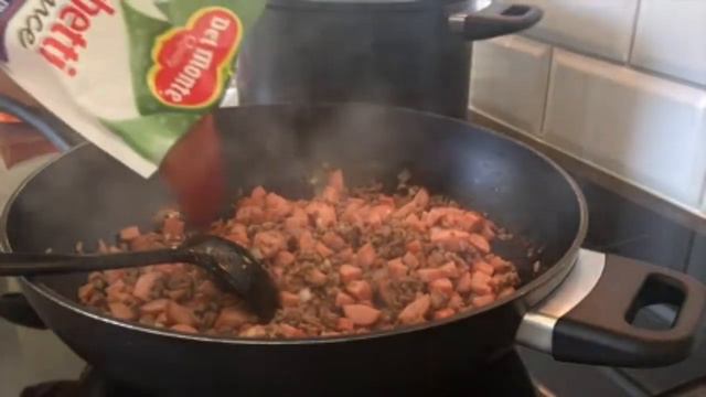 Procedure Text How To Make A Creamy Spaggeti (Annisa Thohira XII MIA 6)