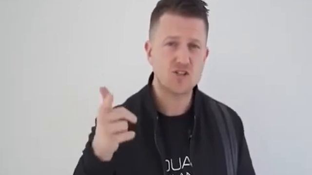 Refugee - Tommy Robinson and the ShiteBaggers смотреть онлайн