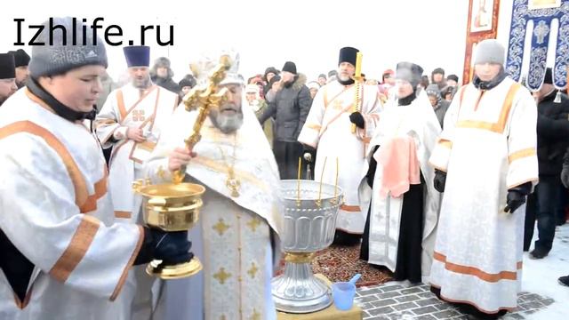 В Праздник Крещения в Ижевске прошли сразу два Крестных хода смотреть онлайн