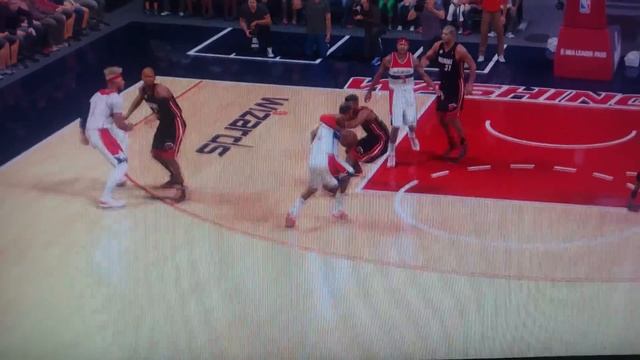 Crazy John Wall Ankle Breaker!!! смотреть онлайн