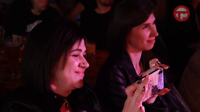 Подражая кумирам миллионов. Двое ведущих Телемикса выступают в одной музыкальной группе смотреть онлайн