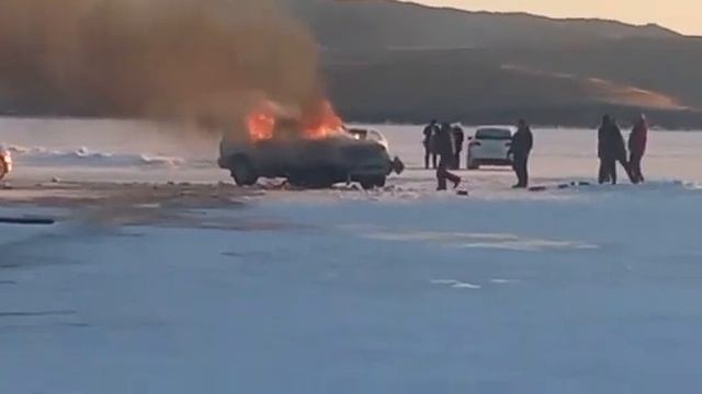 На малом Море столкнулись Хивус и внедорожник смотреть онлайн