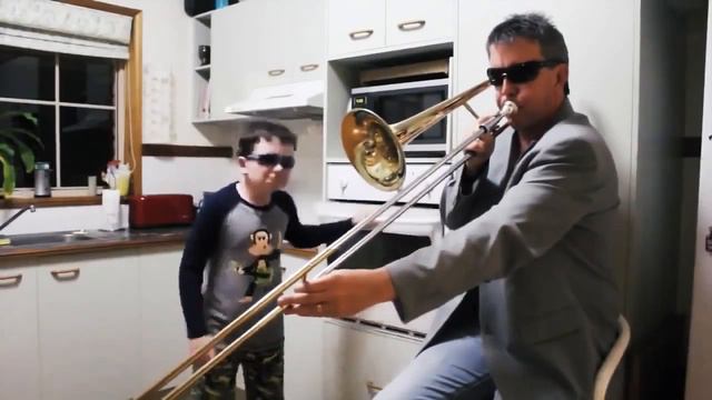 Timmy Trumpet & Savage - Freaks (XING KONG Edit) [AKA. When Mom Isn't Home] смотреть онлайн