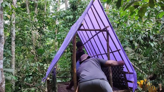 sempat di guyur hujan deras, membuat cabin atap plastik hangat, masak masakan lezat, hujan petir смотреть онлайн