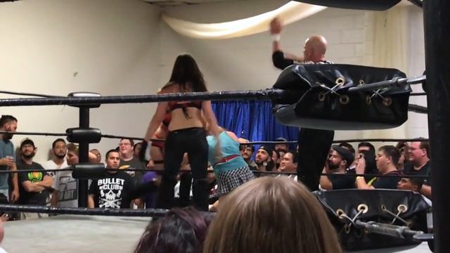 Bar Wrestling 4: Chelsea Green (Laurel Van Ness) смотреть онлайн