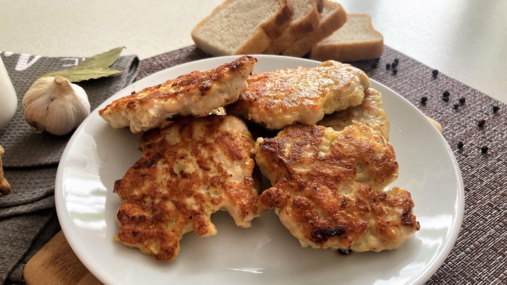 Рубленные котлеты из куриного филе - просто и вкусно!