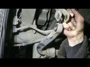 Замена задних втулок тяги стабилизатора и стоек стабилизатора Mercedes Benz Sprinter Classic