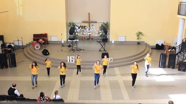 Танец 16 летней церкви. Группа "Махоль Мсахаким" смотреть онлайн