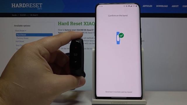 How to Pair XIAOMI Mi Band 5 with Smartphone смотреть онлайн