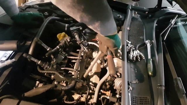 How to: Change Sparkplugs on a Renault Megane 1.4 TCE *easy* смотреть онлайн