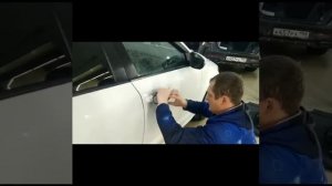 ставим накладки на ручки дверей