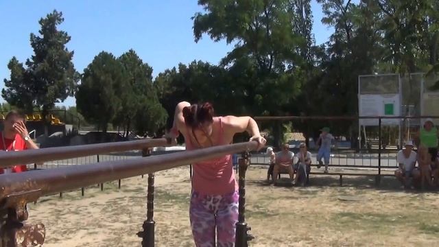 Чемп Херсон обл по Street Workout и Streetlifting 2016 отжимания на брусьях девушки смотреть онлайн