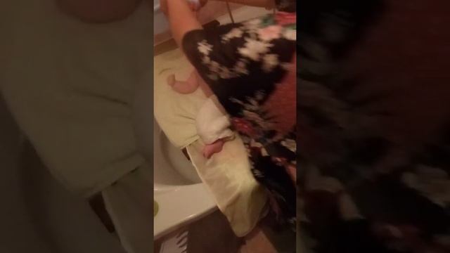 Как купать детей с дисплазией с гипсом. смотреть онлайн