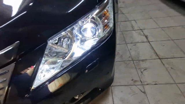 Toyota Camry Улучшение света: замена ксеноновых линз на бидиодные двухчиповые Aozoom A4+ BI-LED смотреть онлайн