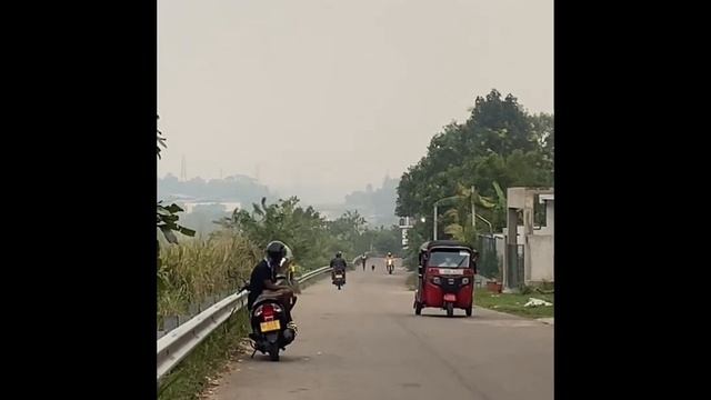 Kawasaki D tracker and Suzuki SB tracker stunt by Pawan смотреть онлайн