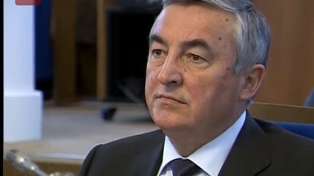 Основная повестка дня на заседании правительства включала в себя более десяти пунктов смотреть онлайн