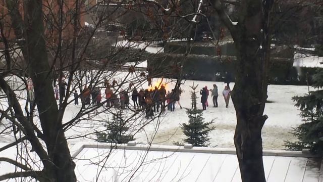 Сожгли чучело масленицы смотреть онлайн