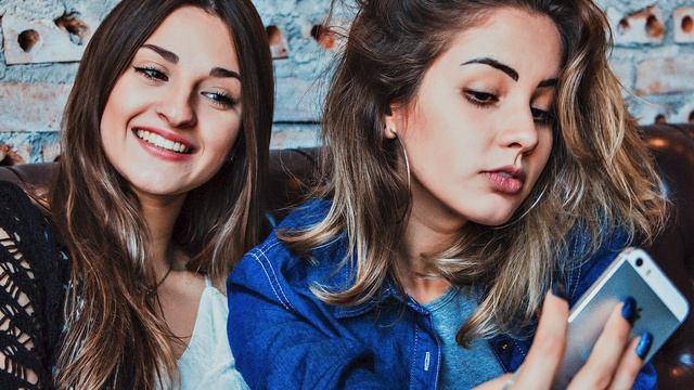 Не спешите обижаться: Думала, что подруга бросила меня, но оказалось… смотреть онлайн