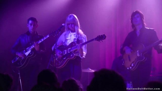Twin Peaks. Chromatics 'Saturday' смотреть онлайн