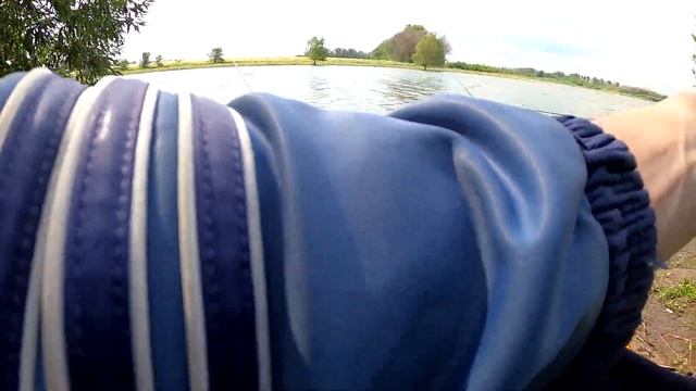 Ловля КАРАСЯ на ОПАРЫША под КУСТОМ. Рыбалка с отцом в День рыбака!!!