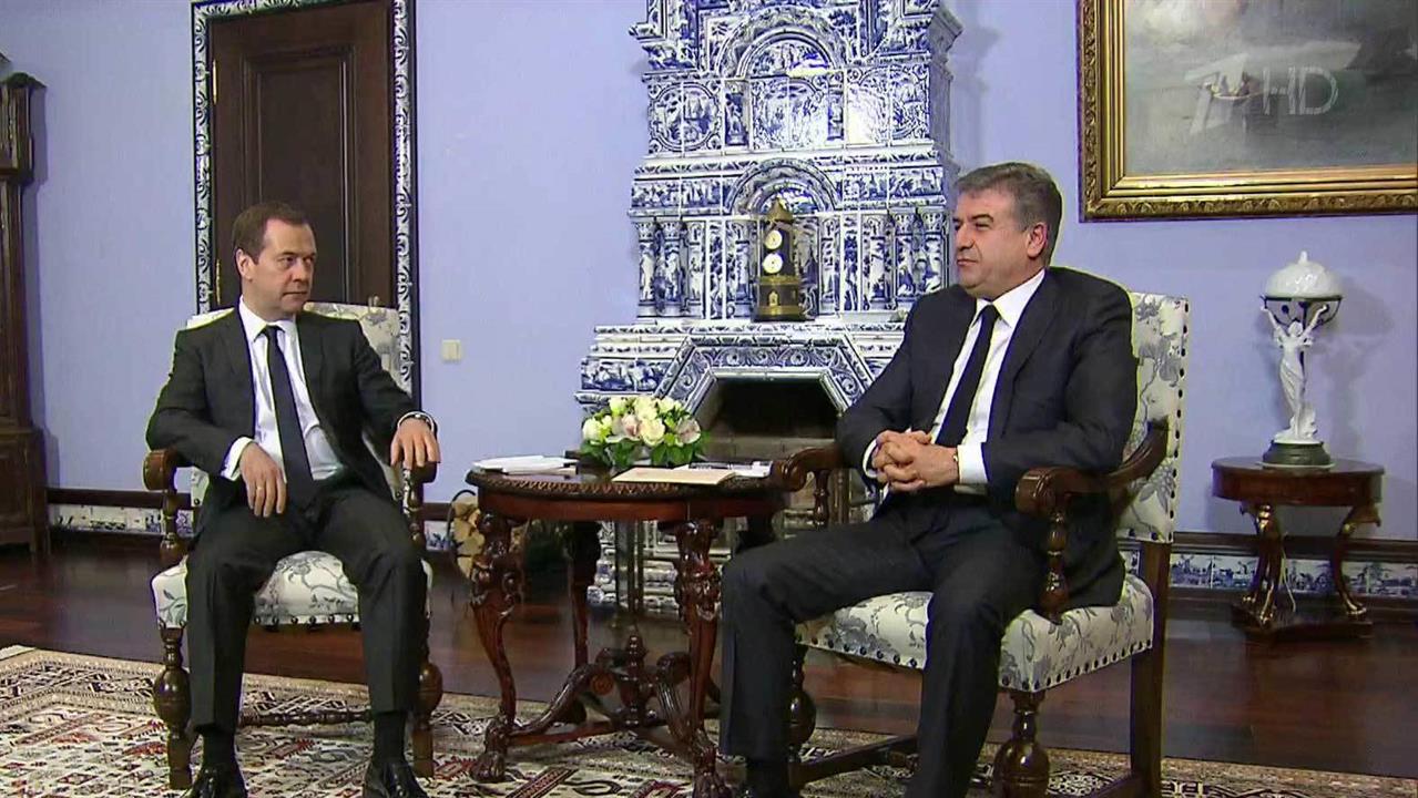 Премьер Армении Карен Карапетян прибыл в Россию с первым официальным визитом