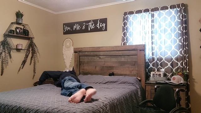 PUTTING JEANS ON QUADRIPLEGIC STYLE | ADAPTIVE OUTDOORZ