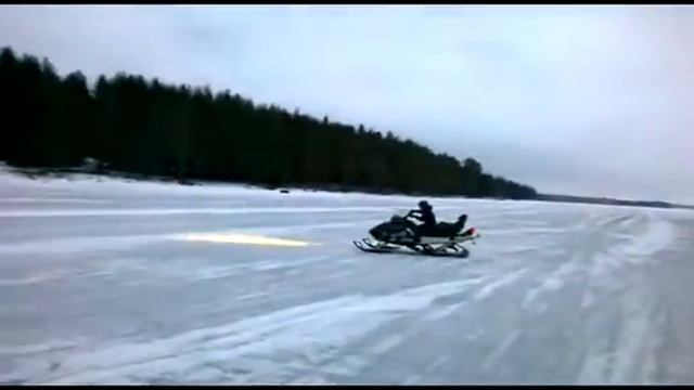 Падение на снегоходе смотреть онлайн