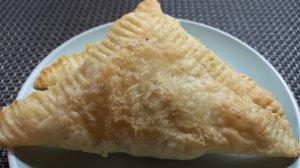 Ленивая самса из слоеного теста с фаршем. Рецепт из серии «Быстро и вкусно».